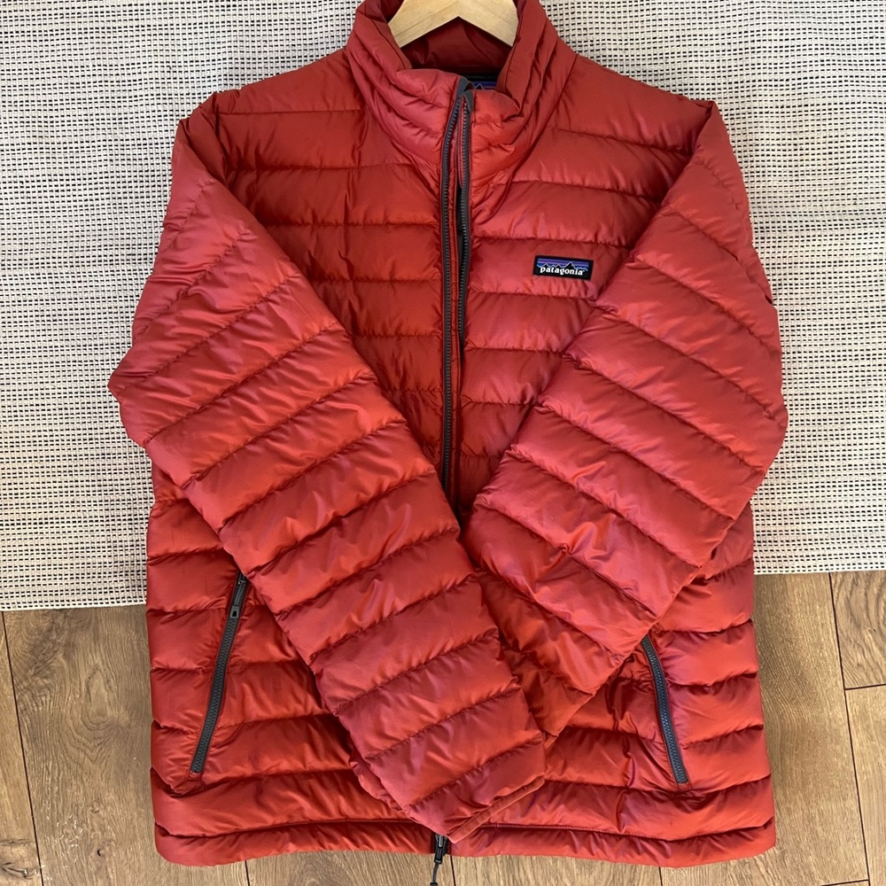 Men’s Patagonia Down Sweater *discontinued color*